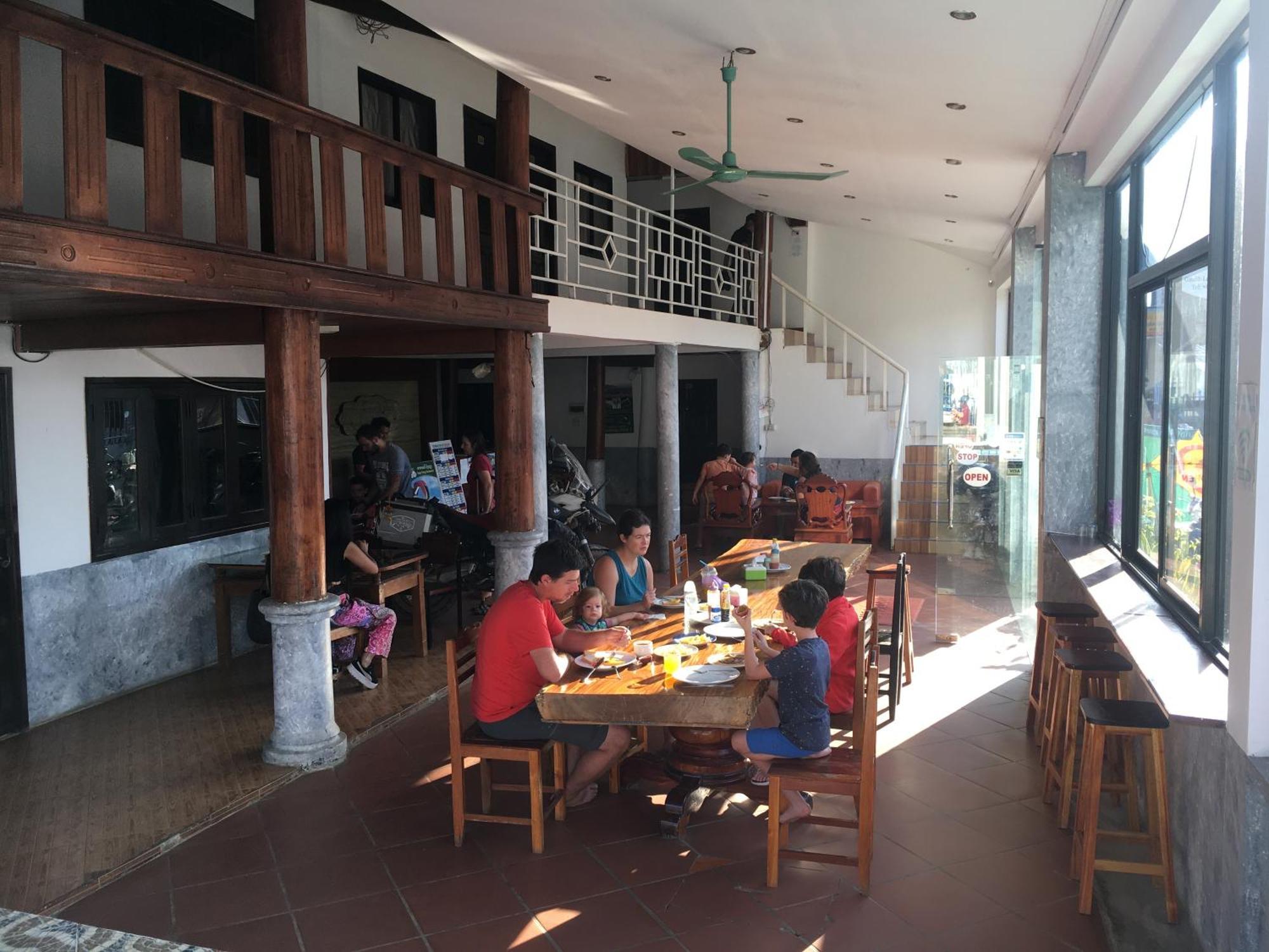 Lacasa Vang Vieng Hotel Bagian luar foto