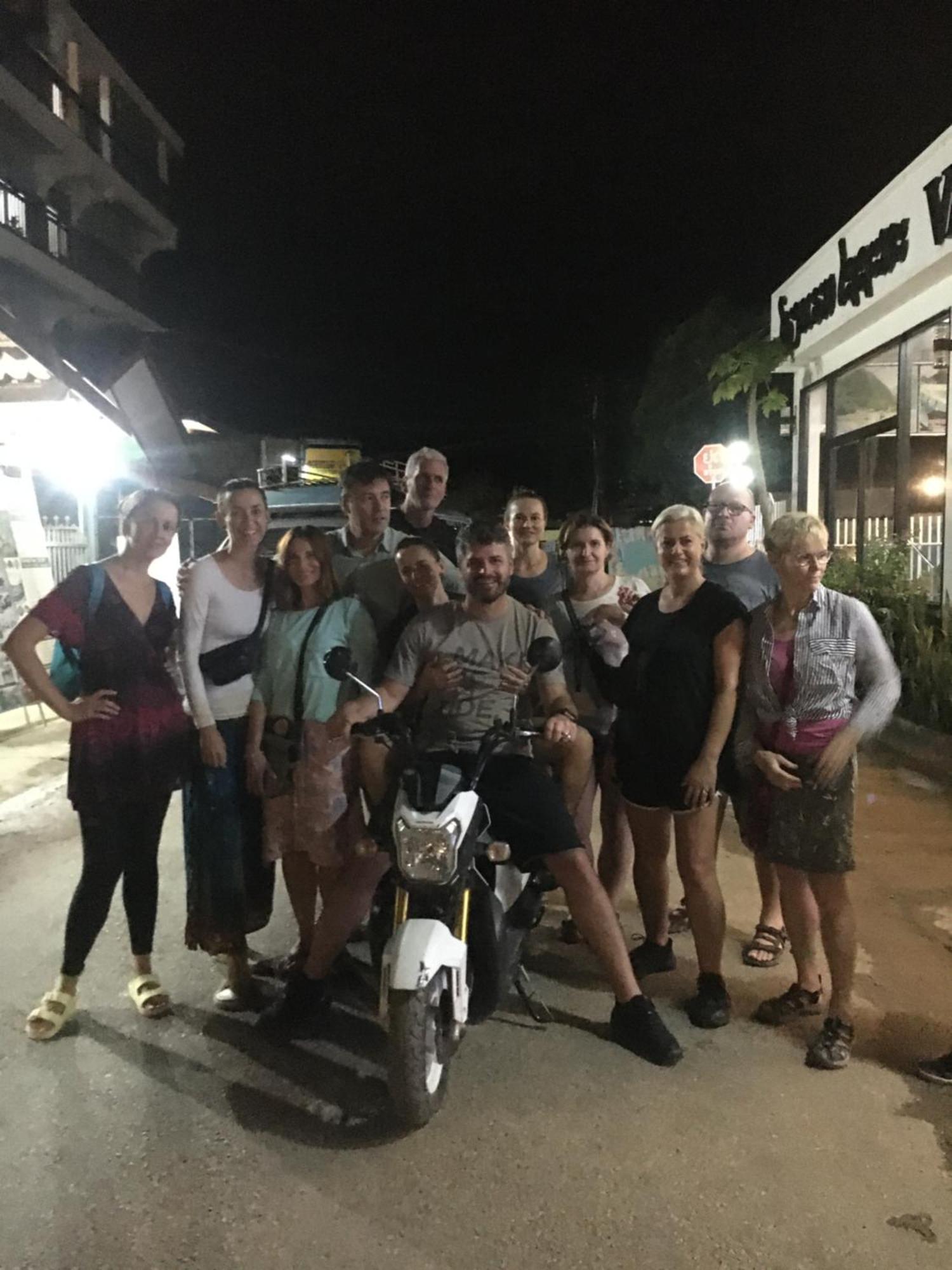 Lacasa Vang Vieng Hotel Bagian luar foto